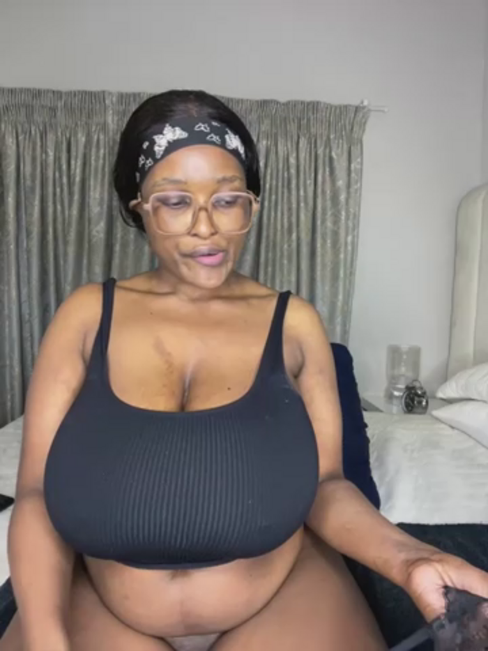 Bustygoddess32