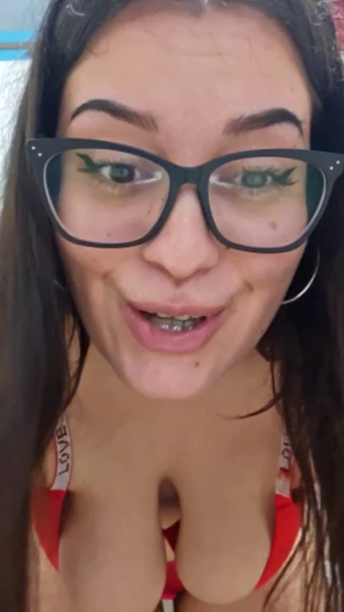 Larissa4U