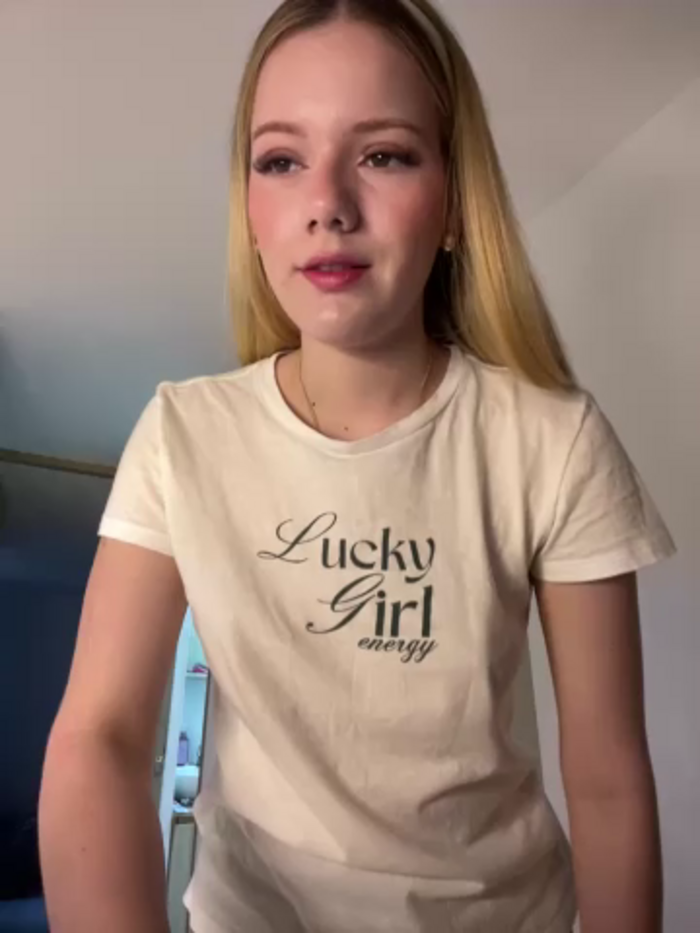 NicoleCut