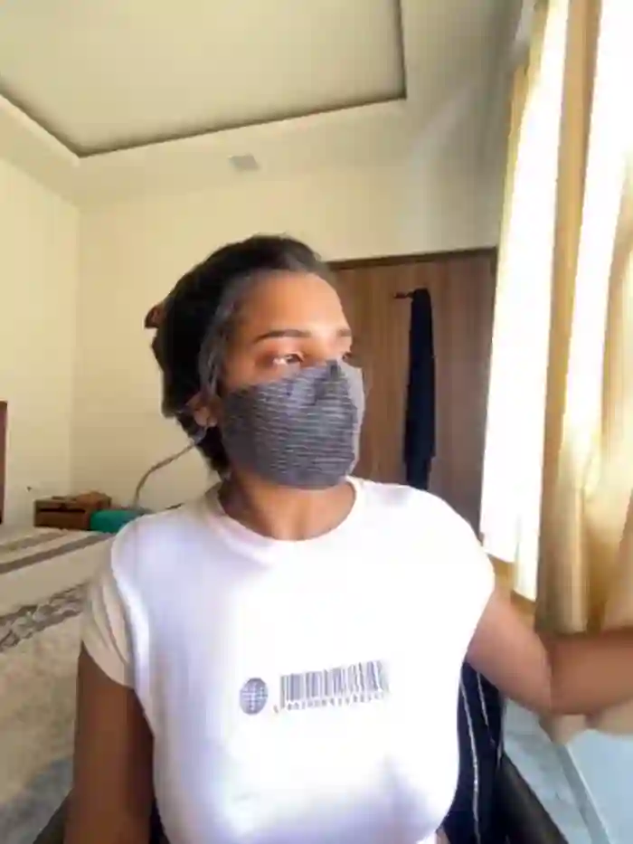 2025/06/28/stripchat-miss_lina-07-43-44