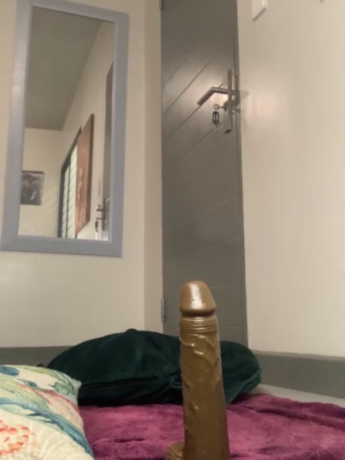 CurvyDesire1