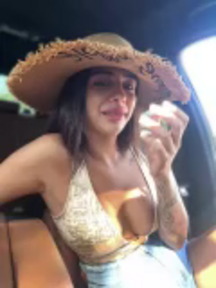 LaraVegas_