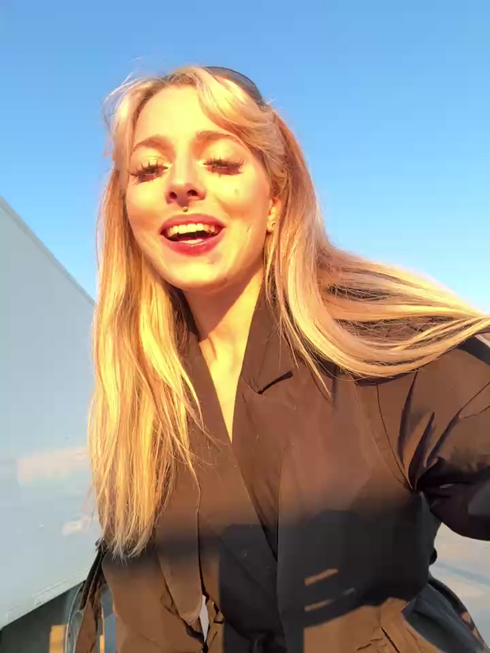 LoraaDoll