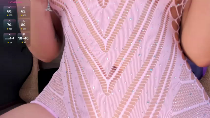 NiaHolland