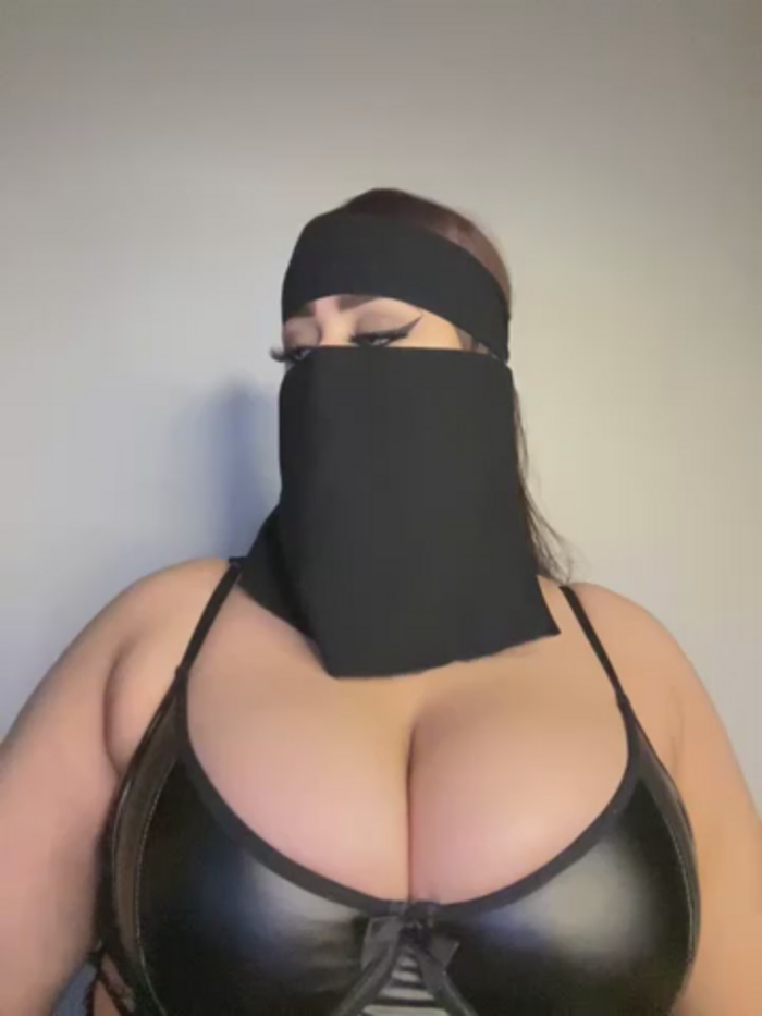 QueenDina777