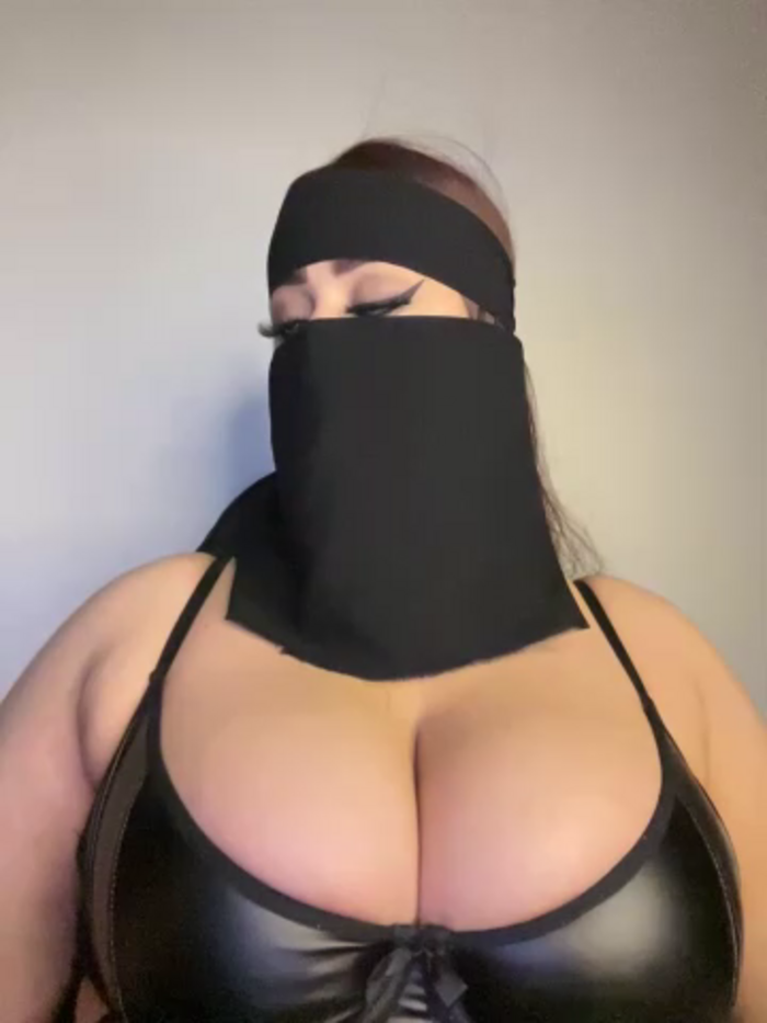 QueenDina777