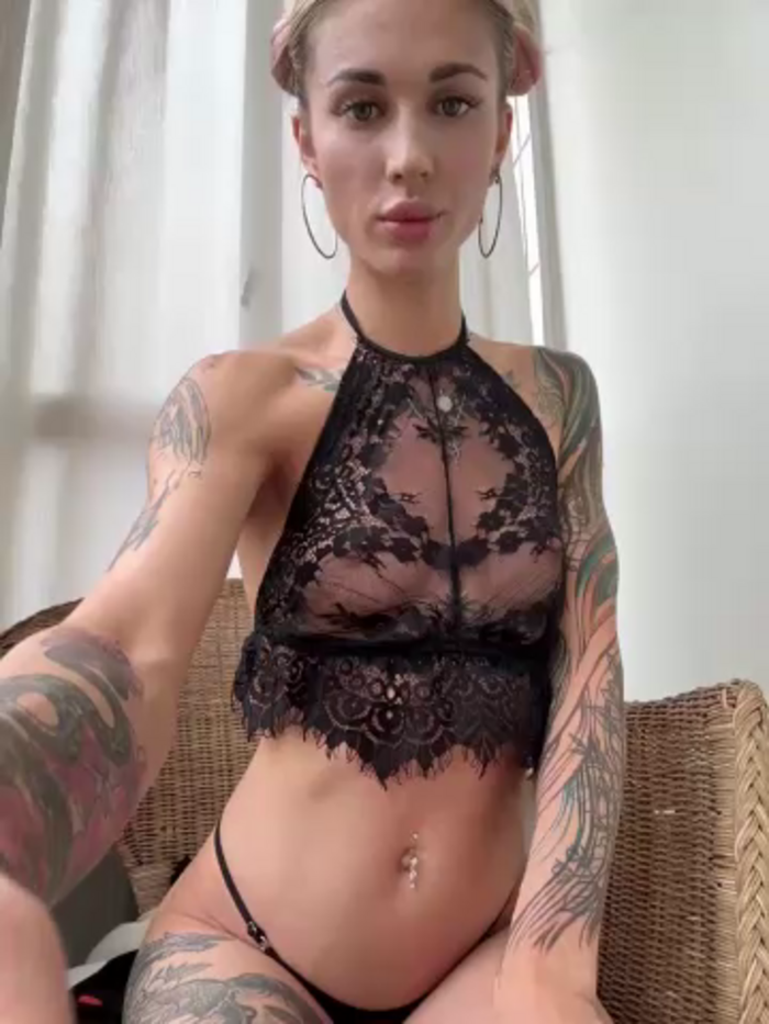 Charming_Ritta