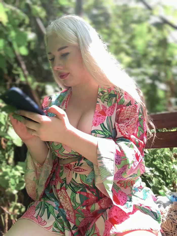 LaraHollywood