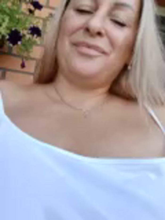 Liana_MilfHot