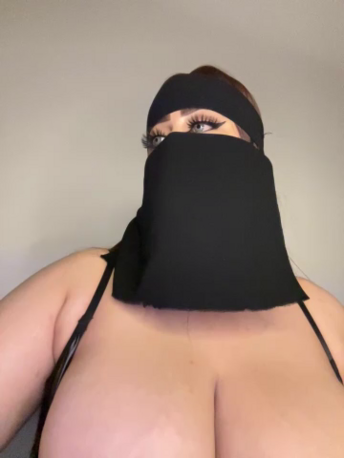 QueenDina777