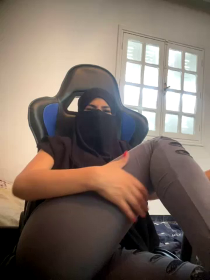 Hijabi_HotGirls