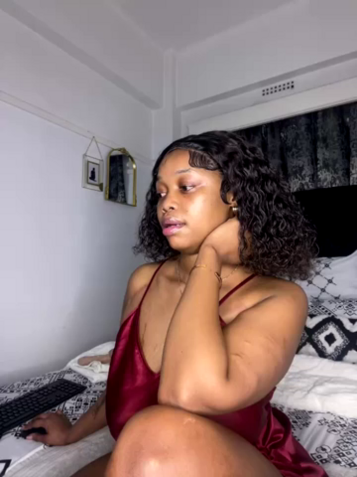 QueenTee23