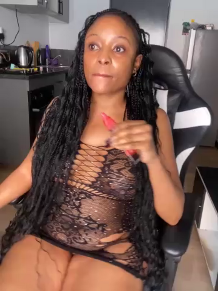 SexyDee025