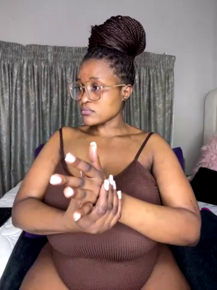 Bustygoddess32