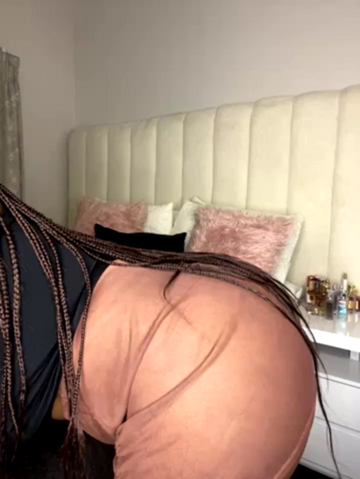 Bustygoddess32