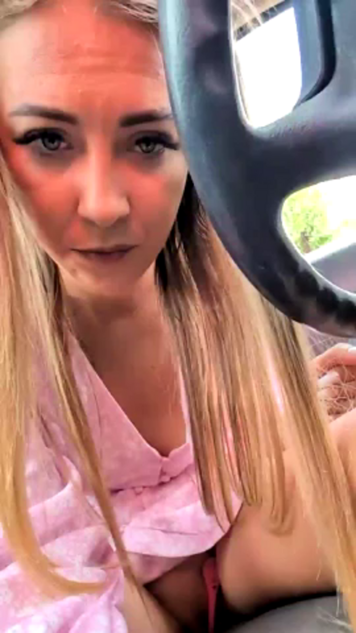 Risky_girl23