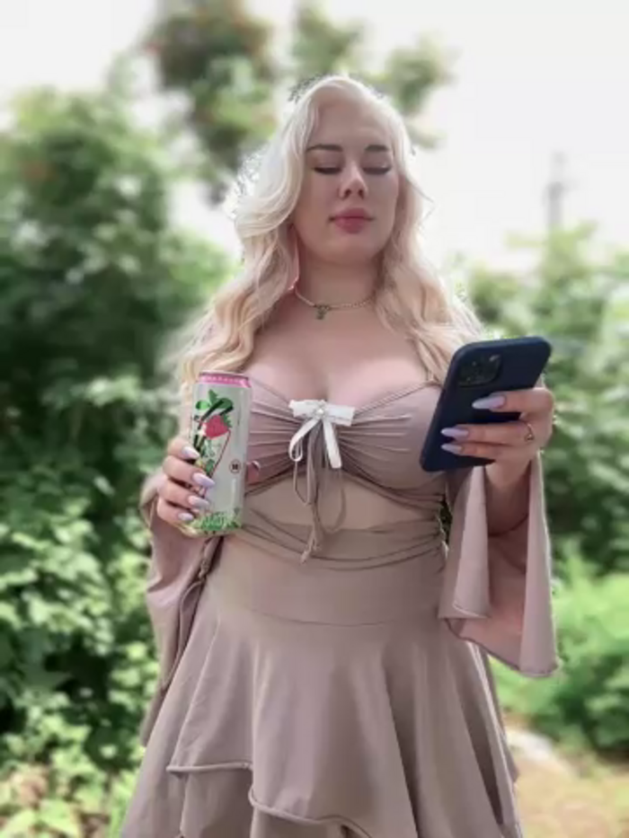 LaraHollywood
