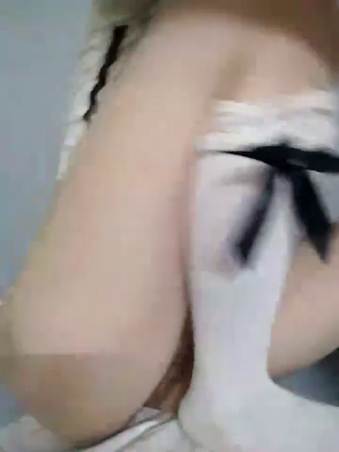 Ella_Lovee
