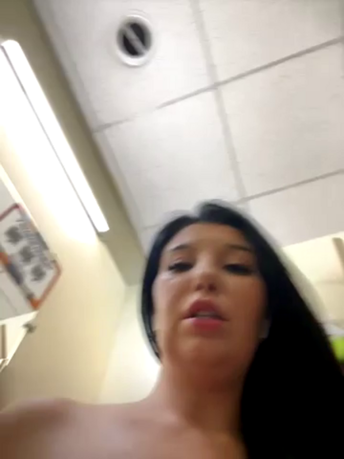 Tisha_Busty