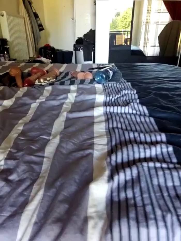 Hornyblond_Bella