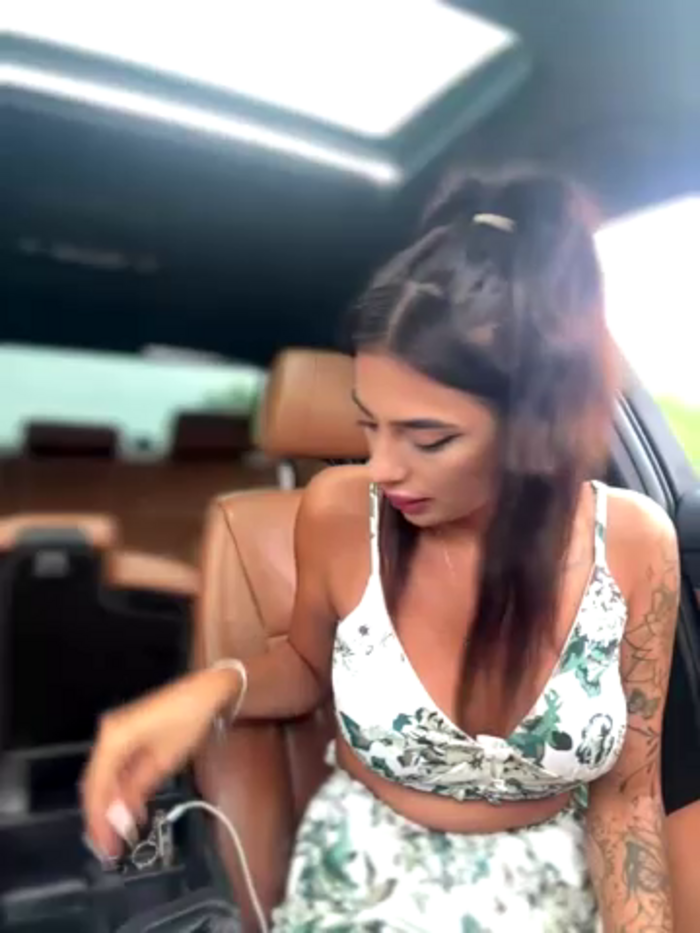 LaraVegas_