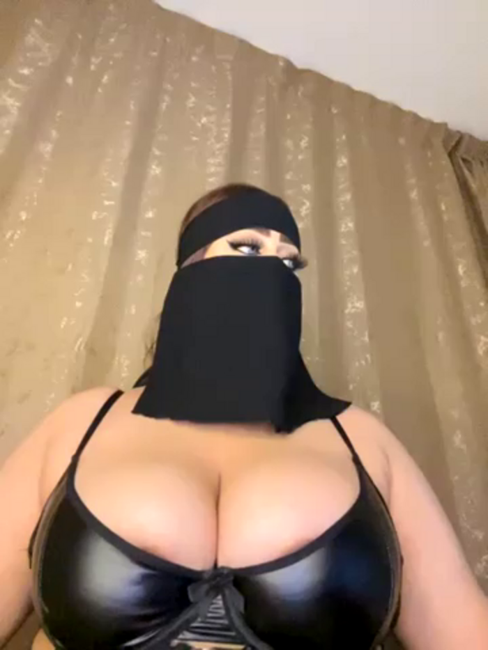 QueenDina777