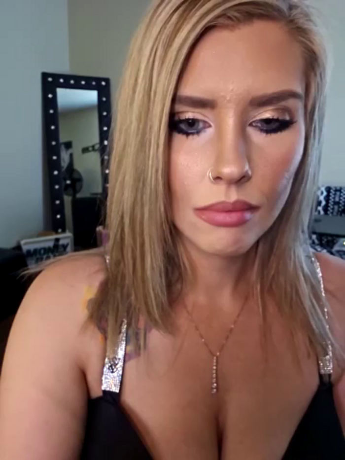 ellieconradxo