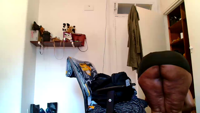 xTALLSEXYBUMx