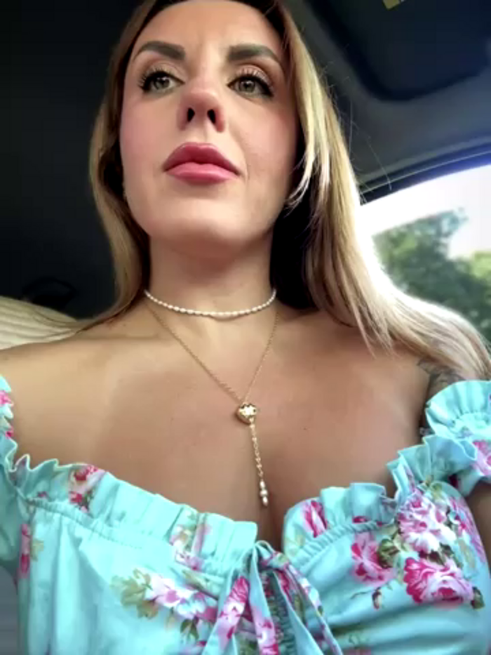 MilfNextDoor20