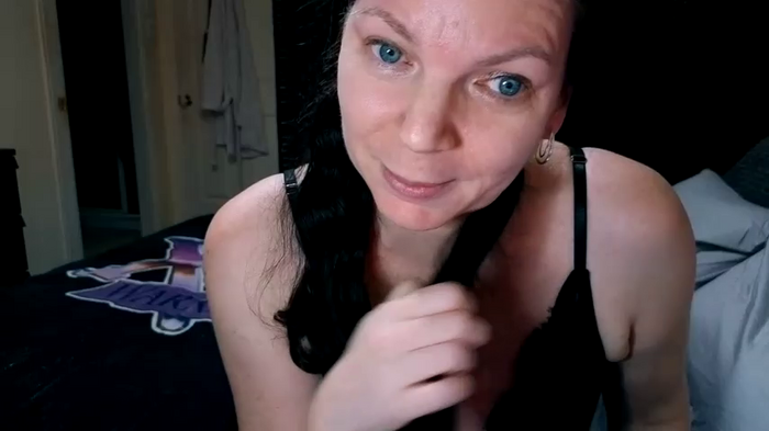 PlayfulcurvyyMilf