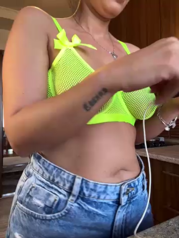 Hotmomcheckk_