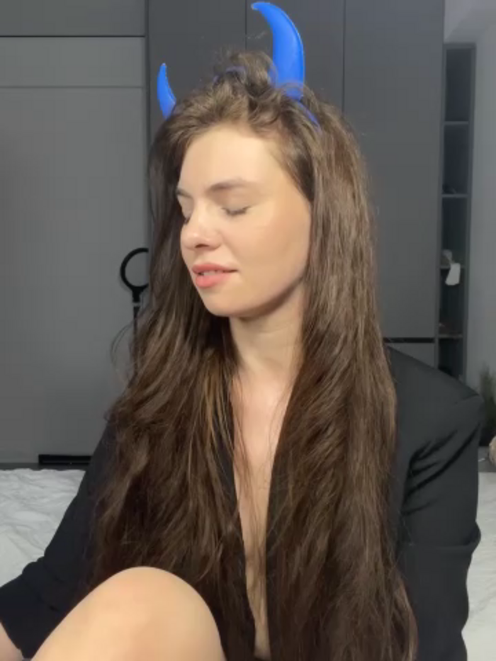 CurlyLara