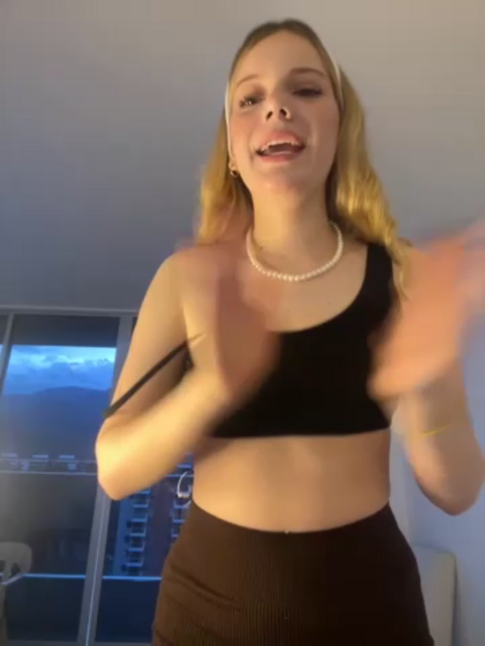 NicoleCut