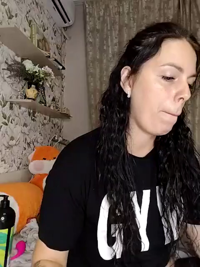 Lola_Hale