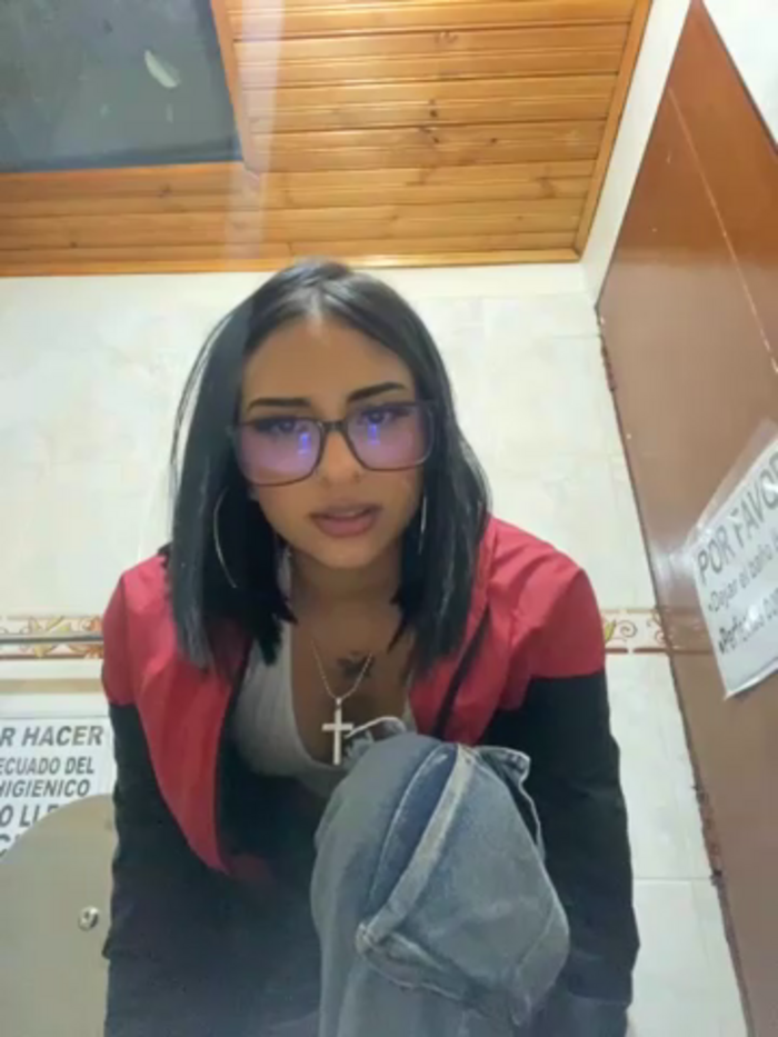 Hilary_pinkk