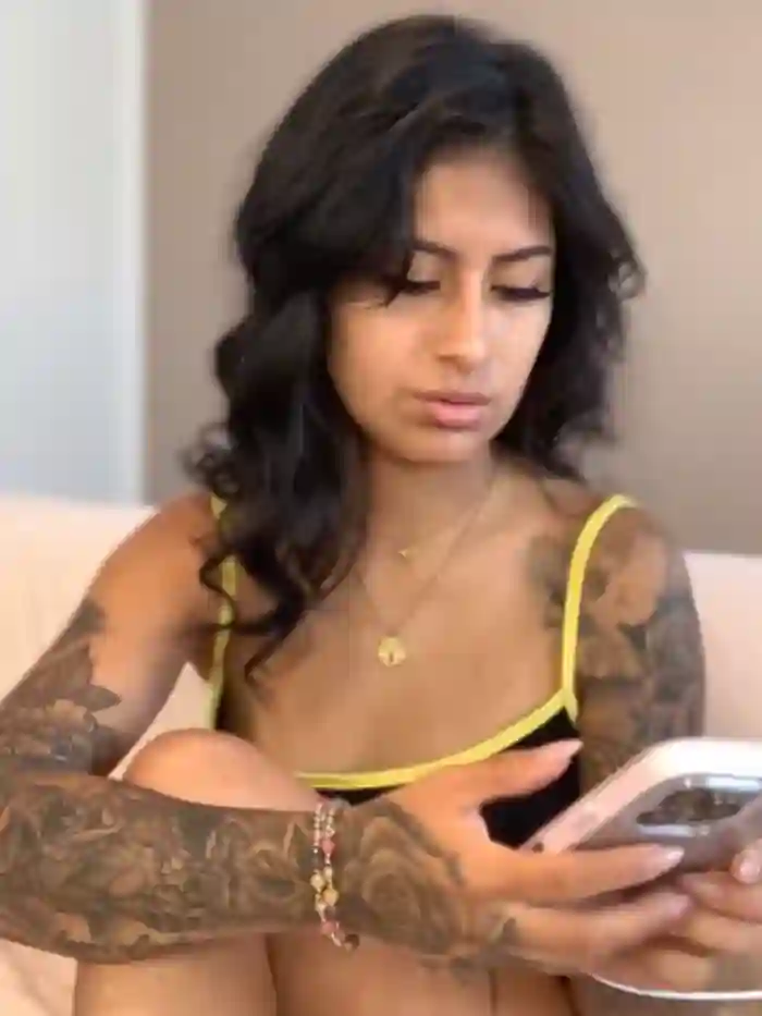 2025/07/25/stripchat-mrskarmaa-07-17-01