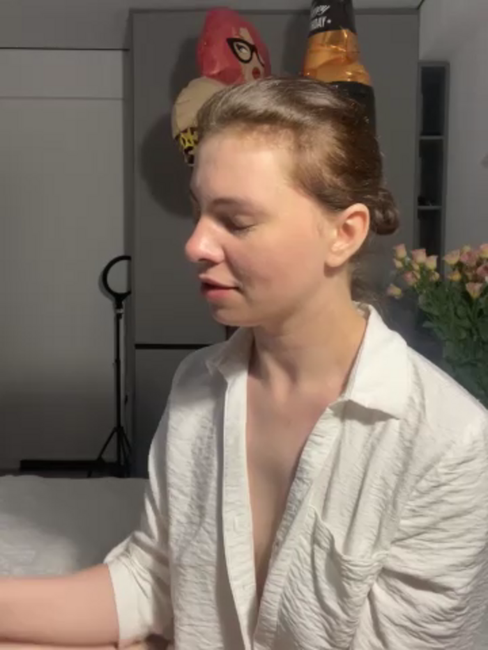 CurlyLara