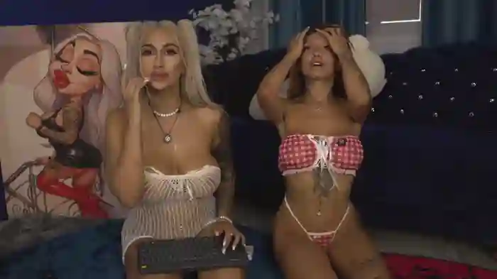 2025/07/26/stripchat-goldenamber-07-57-47