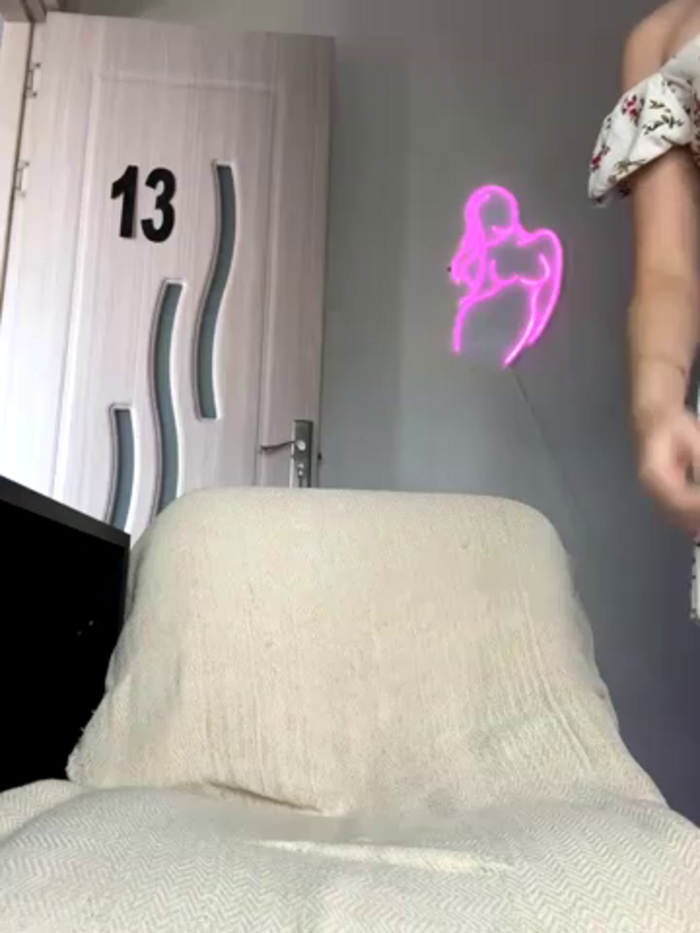 NickiLike