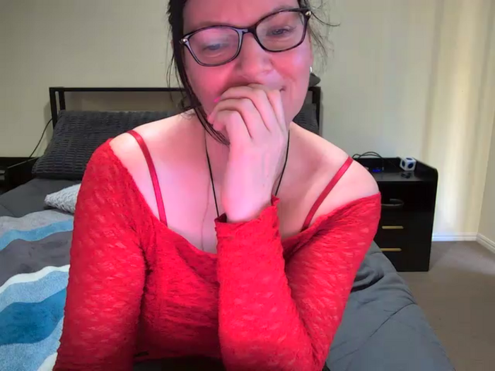 PlayfulcurvyyMilf