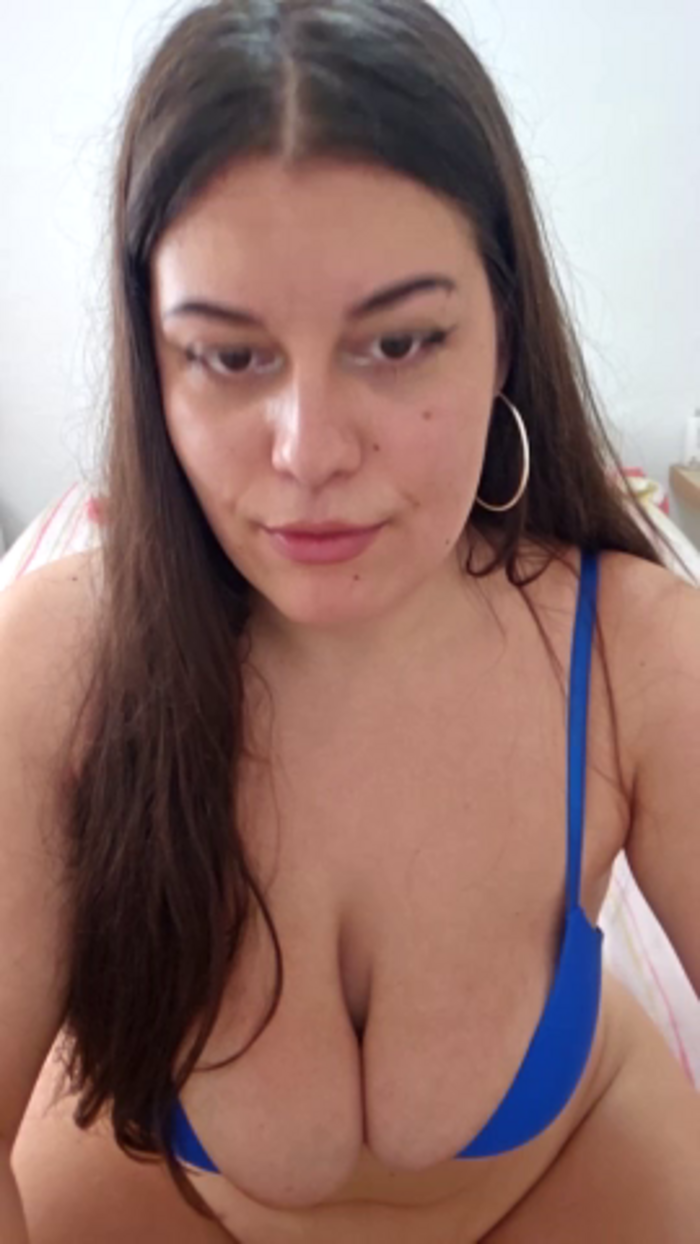 Larissa4U