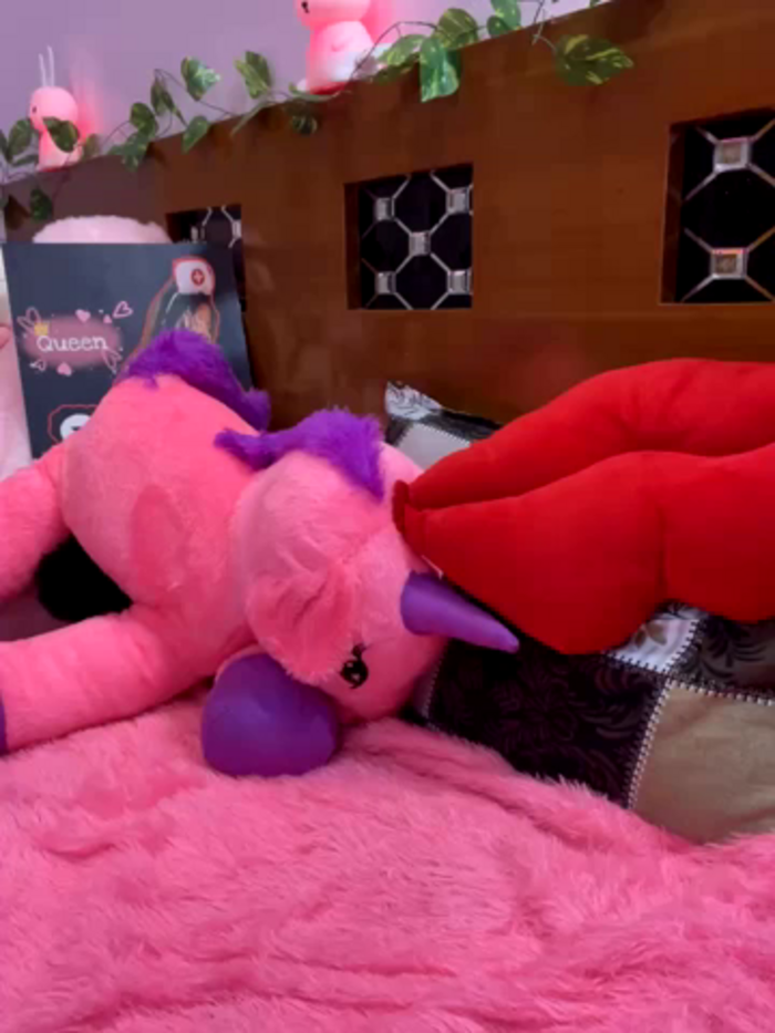 TheOnlyStrip_Queen