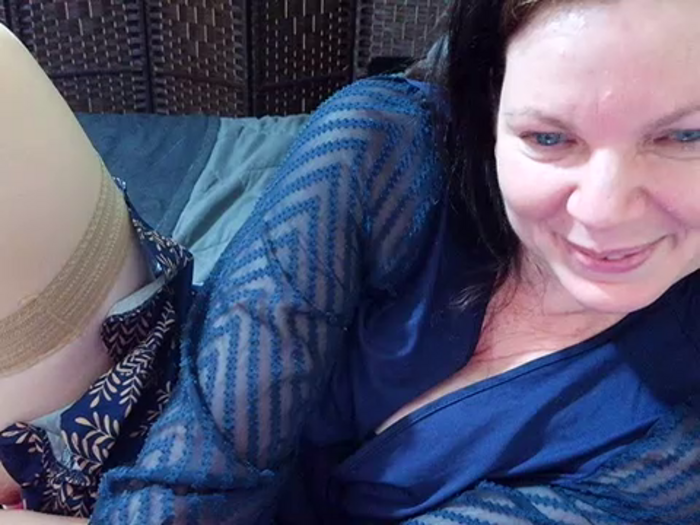 PlayfulcurvyyMilf