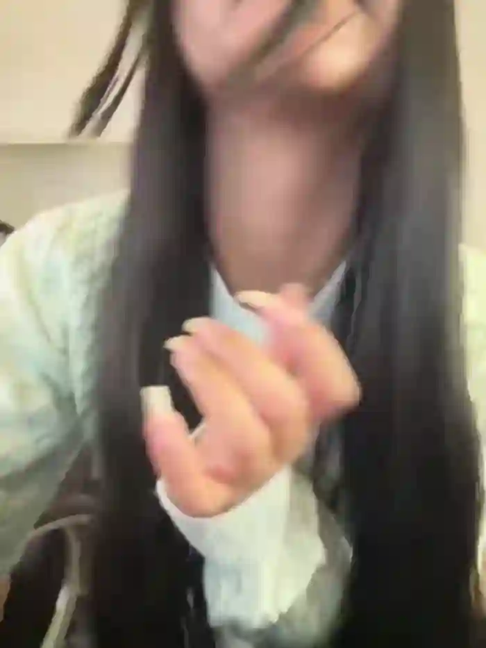 2025/07/31/stripchat-aly_golden_-09-49-37