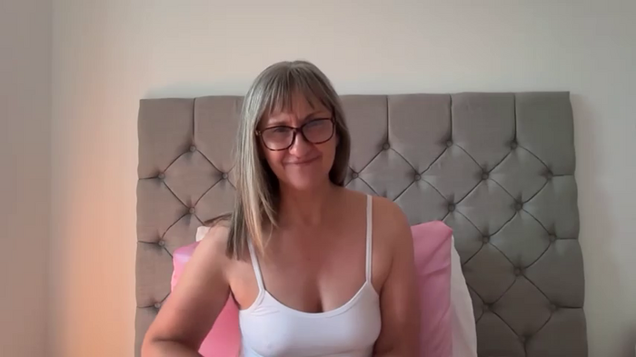 LILY-UK-MILF
