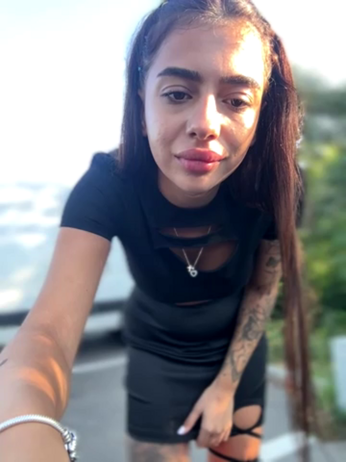 LaraVegas_