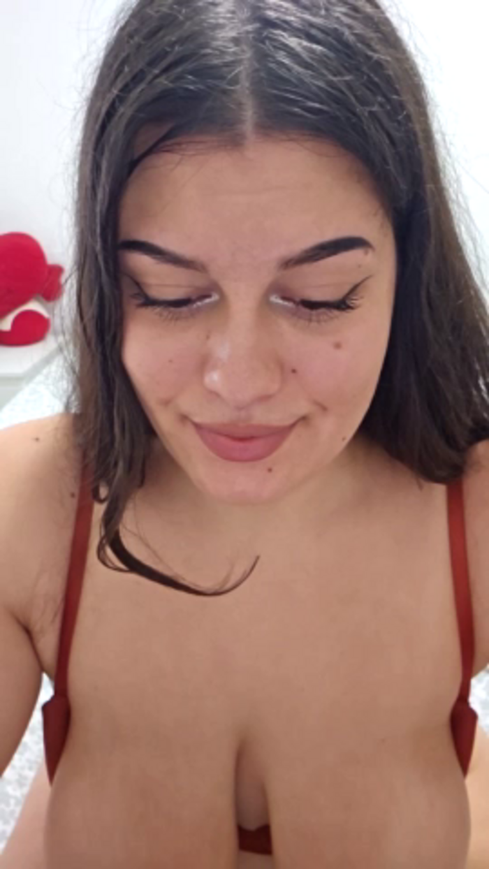 Larissa4U