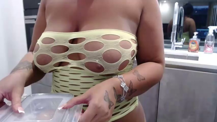 BritishJuicyAva