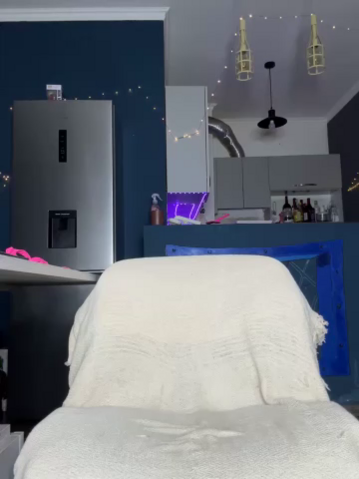 NickiLike