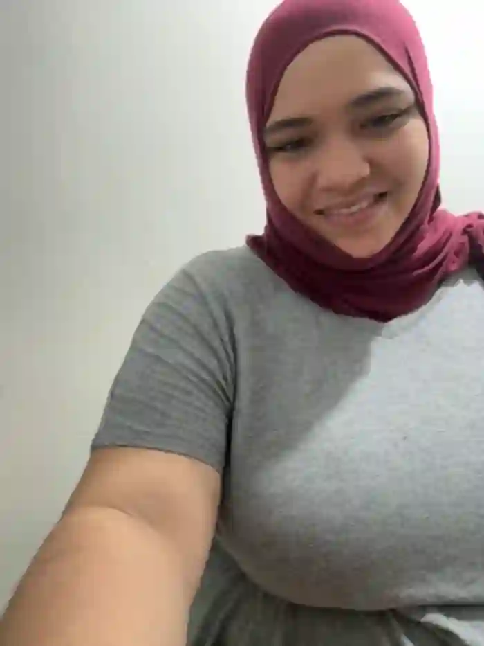 2025/08/03/stripchat-sweetmuslim01-23-38-16